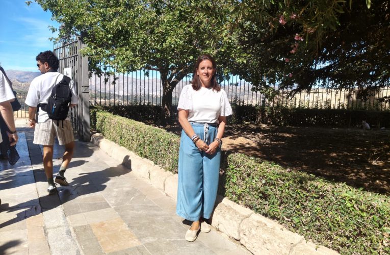 Las Damas Goyescas llegarán al acto del pregón en coches de caballos desde el Hotel Catalonia Reina Victoria emulando al sábado de feria