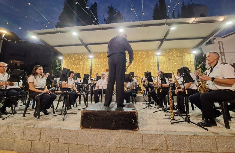 La Banda Municipal de Música de Fuengirola ofrece mañana en el parque de España un concierto dedicado a bandas sonoras
