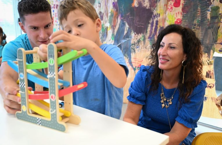 El Ayuntamiento y cuatro asociaciones fomentan la inclusión y la conciliación con sus escuelas de verano en el Espacio Alma