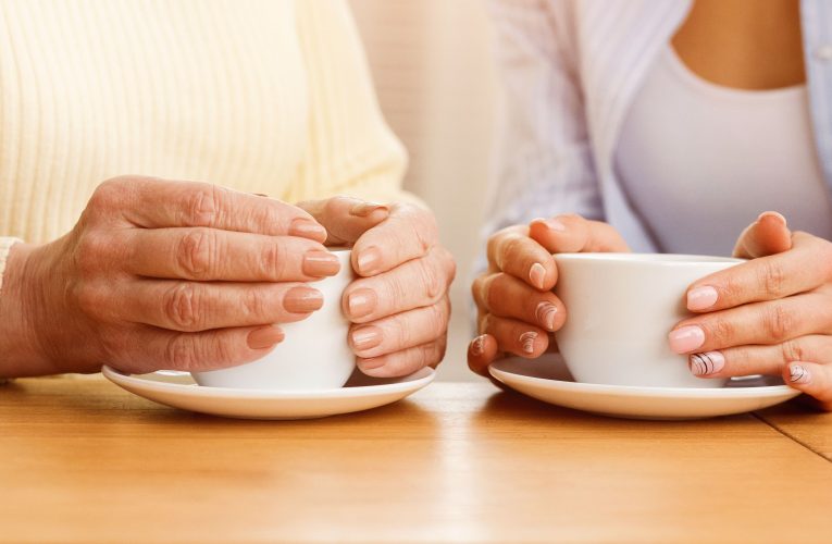El Gobierno de Sanz licita el nuevo servicio de cafetería en los Centros de Participación Activa, situados en Polígono Sur y Sevilla Este