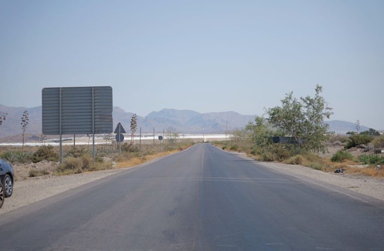 Ayuntamiento y Diputación mejorarán la carretera que une Cuevas de los Medinas y El Toyo a través del Plan Viario de la Institución Provincial