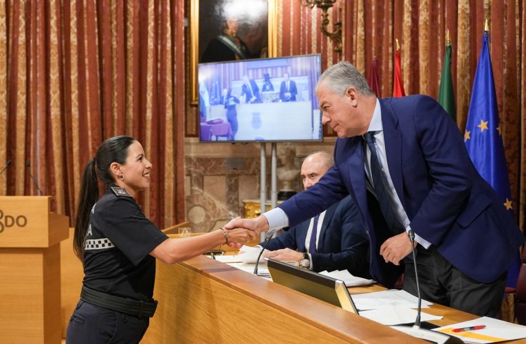 El Gobierno de Sanz incorpora 53 nuevos agentes a la plantilla de la Policía Local — Actualidad