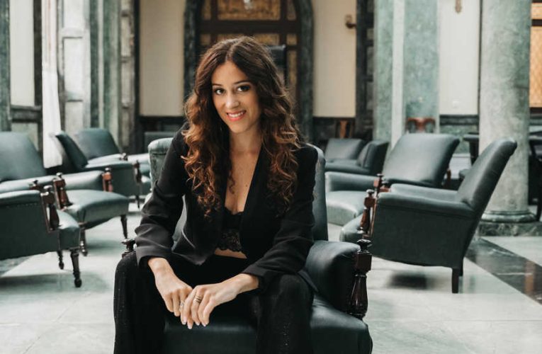 Leonor Bonilla acerca la ópera a los estudiantes de la Universidad Loyola