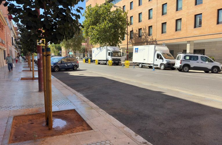 El Gobierno de Sanz culmina, esta semana, las obras de reurbanización en Marqués de Paradas con su reasfaltado completo, a las que se sumarán la calle San Laureano y la Plaza de la Legión