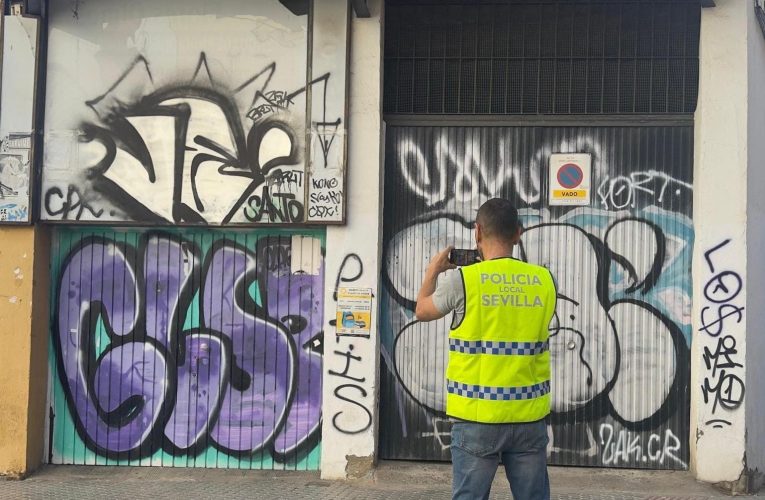 El Gobierno de Sanz identifica a más de 40 personas y tramita más de 150 denuncias en el primer año de la Unidad Antipintadas Vandálicas de la Policía Local