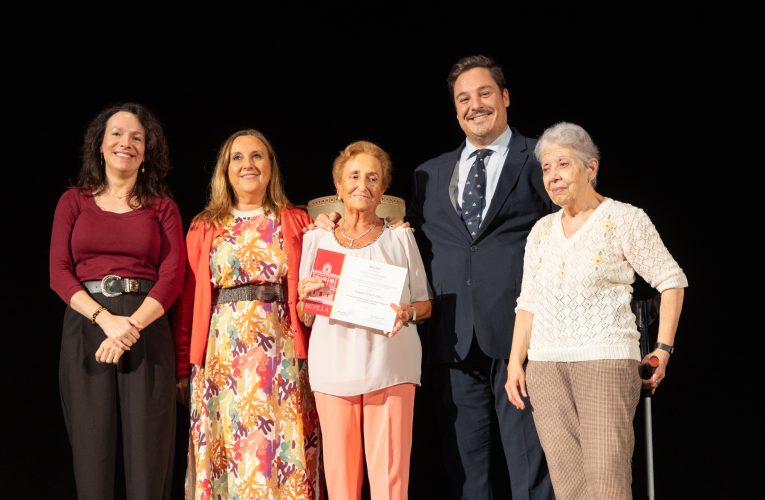 El Ayuntamiento reúne a más de 300 personas mayores para celebrar el Día Internacional de las Personas de Edad — Actualidad