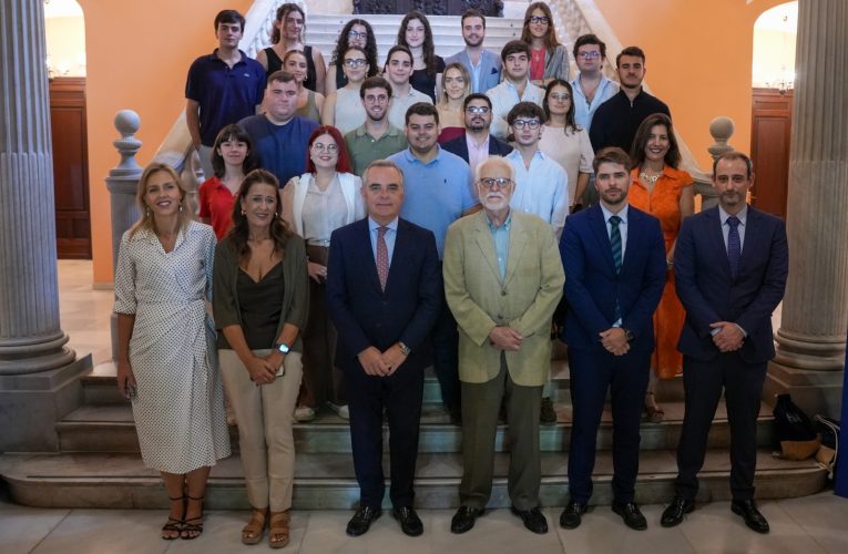 El Ayuntamiento destaca la sensibilización de los jóvenes sevillanos frente al terrorismo en la presentación del “XII encuentro de Jóvenes y Participación Política 2025”