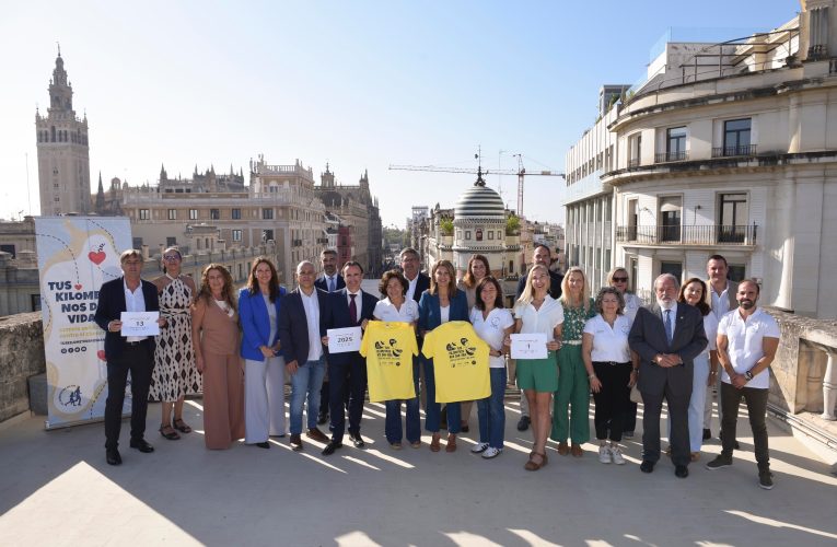 El Ayuntamiento acoge la presentación de la XIII carrera ‘Tus kilómetros nos dan vida’, que reunirá a 6000 corredores para luchar contra el cáncer infantil