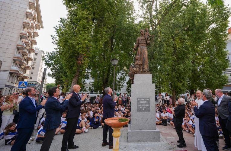 El alcalde inaugura el monumento a Marcelino Champagnat ante toda la comunidad educativa del colegio Marista — Actualidad