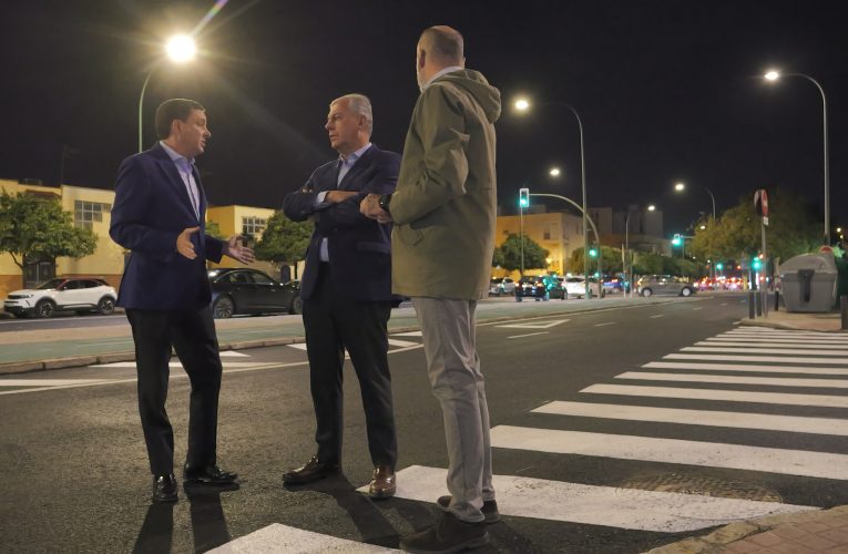 Sanz renueva el asfaltado de la Carretera Carmona, anuncia obras en el Parque Atlántico y se unen al ambicioso Plan de Mejora de la Seguridad Vial de toda Sevilla