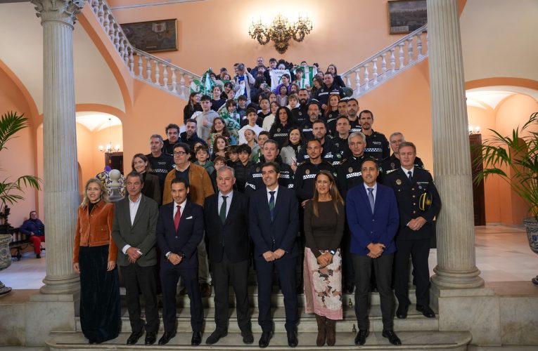 El Ayuntamiento impulsa una campaña contra el acoso escolar junto al Real Betis Balompié y el Sevilla F. C. — Actualidad