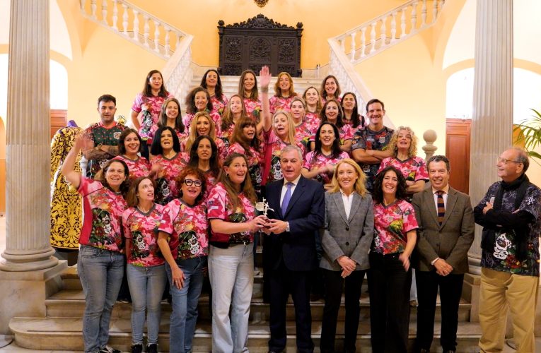 El alcalde Sanz recibe al club Lacartijas que ha revolucionado el rugby femenino +35 en España — Actualidad