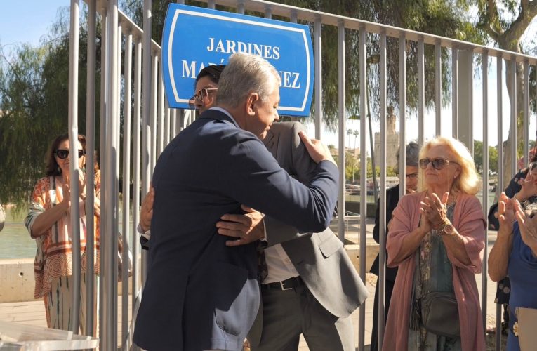 El alcalde inaugura en Triana los Jardines dedicados a la artista María Jiménez — Actualidad