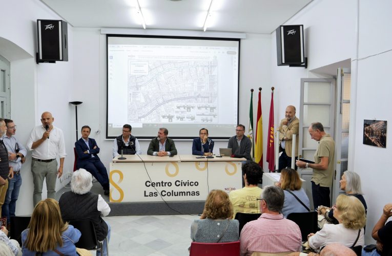El Ayuntamiento se reúne con los vecinos y comerciantes de Pagés del Corro para informar del inicio de la segunda fase de las obras que comenzarán el 3 de noviembre