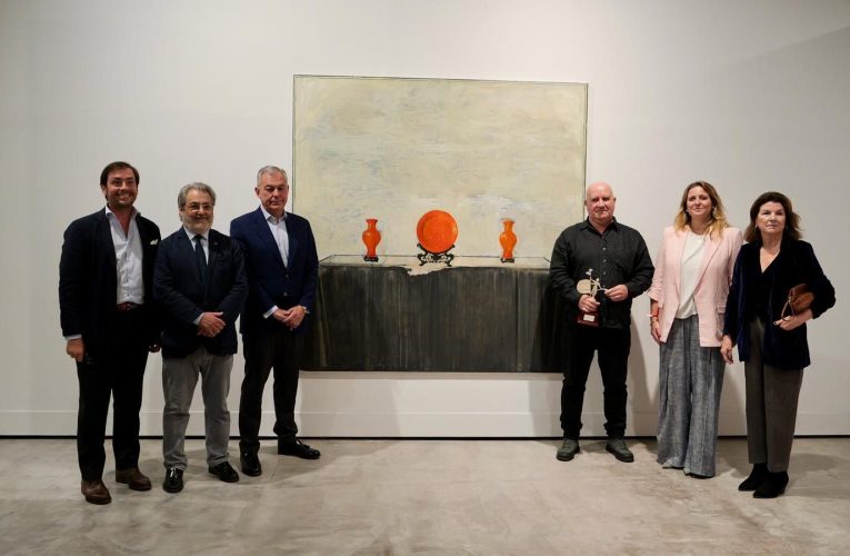 El alcalde Sanz entrega a Miguel Gómez Losada el I Premio Internacional de Pintura Ciudad de Sevilla — Actualidad