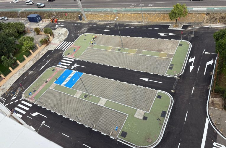 El Gobierno de Sanz reurbaniza al completo la calle Mandarinas con aparcamiento, espacios peatonales y mejor iluminación para los vecinos de Santa Aurelia