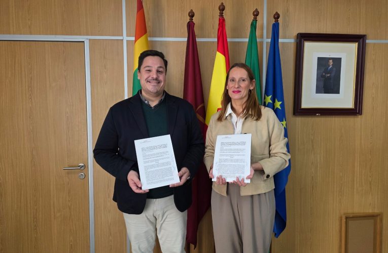 El Ayuntamiento firma con la Fundación Tres Culturas un convenio para “Sevilla, Tierra de Diversidad” — Actualidad