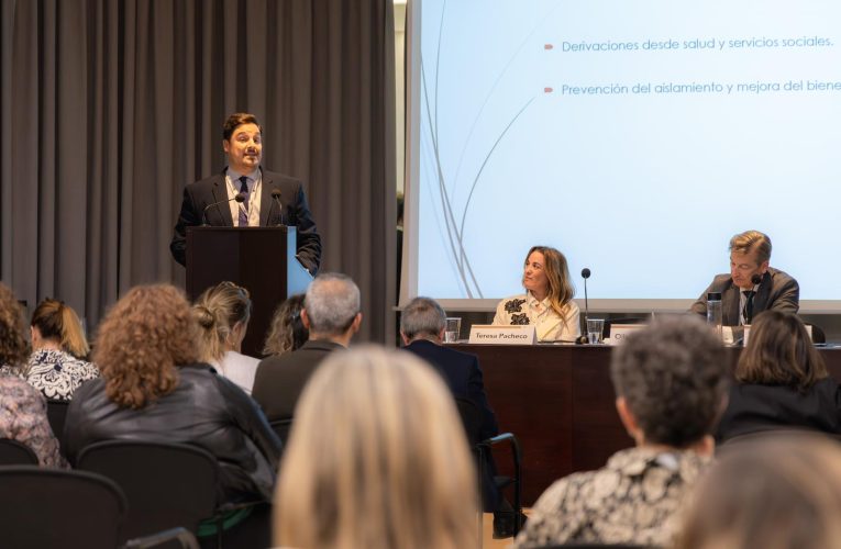 Sevilla presenta en Barcelona su modelo de cuidado para las personas de edad — Actualidad