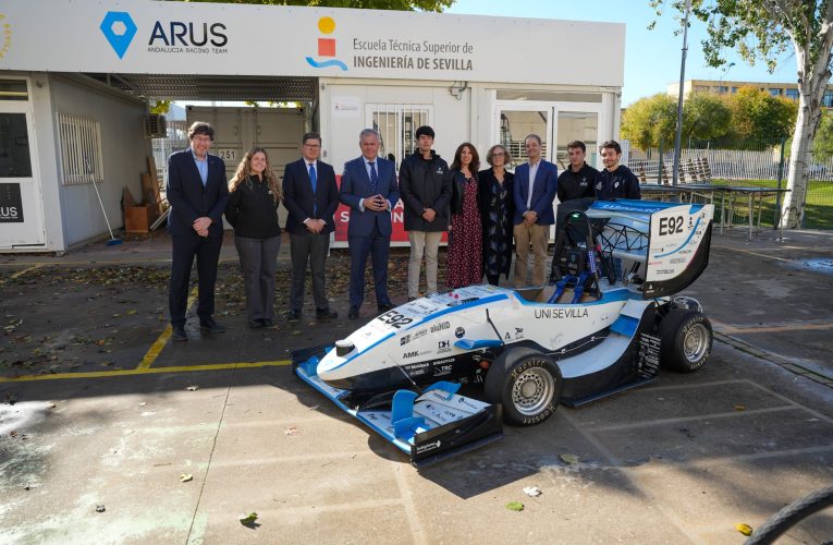 El alcalde reafirma el apoyo institucional del Ayuntamiento al equipo ARUS Formula Student de la Universidad de Sevilla — Actualidad