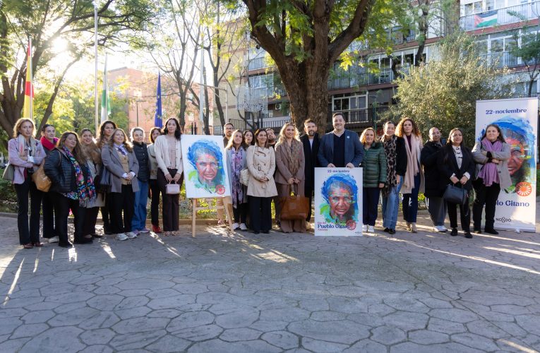 El Ayuntamiento conmemora el Día del Pueblo Gitano Andaluz y presenta una campaña inspirada en “la fuerza de las mujeres gitanas” — Actualidad