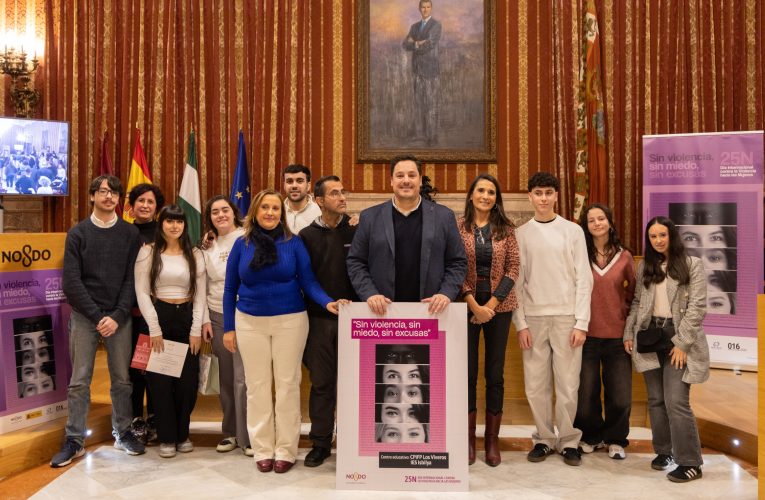 El Ayuntamiento reconoce a los ganadores del concurso de carteles y eslóganes del 25N — Actualidad