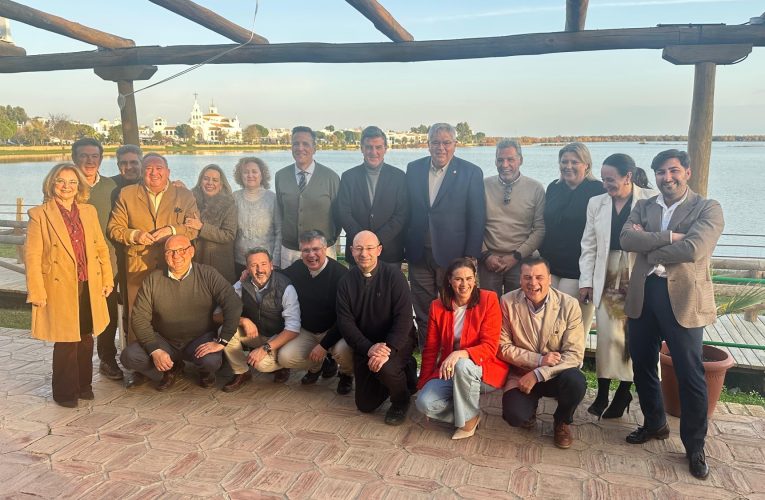 La Junta de Gobierno de la Hermandad Matriz desea una Feliz Navidad y Próspero 2026