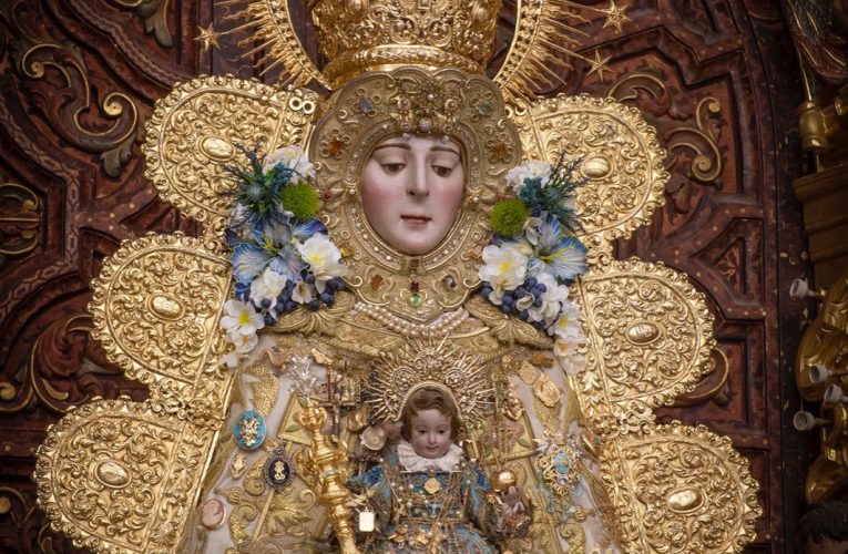 Nuevo conjunto de atributos para la Virgen