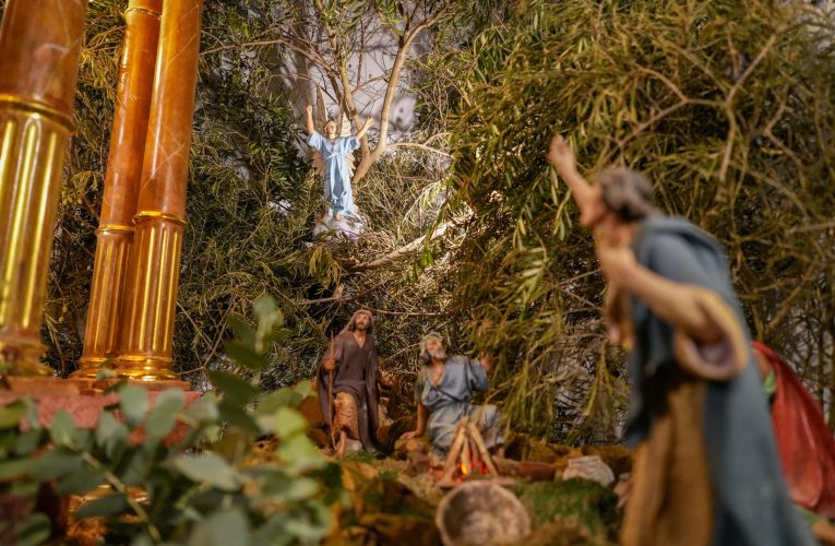 Visita de los escolares de Almonte al Belén de nuestra Casa-Hermandad