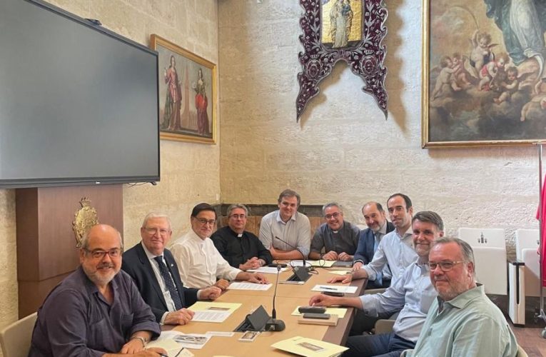 EL CABILDO DE LA CATEDRAL Y EL CONSEJO HAN CELEBRADO LA PRIMERA REUNIÓN PARA EL PROYECTO VÍA SACRA 2026