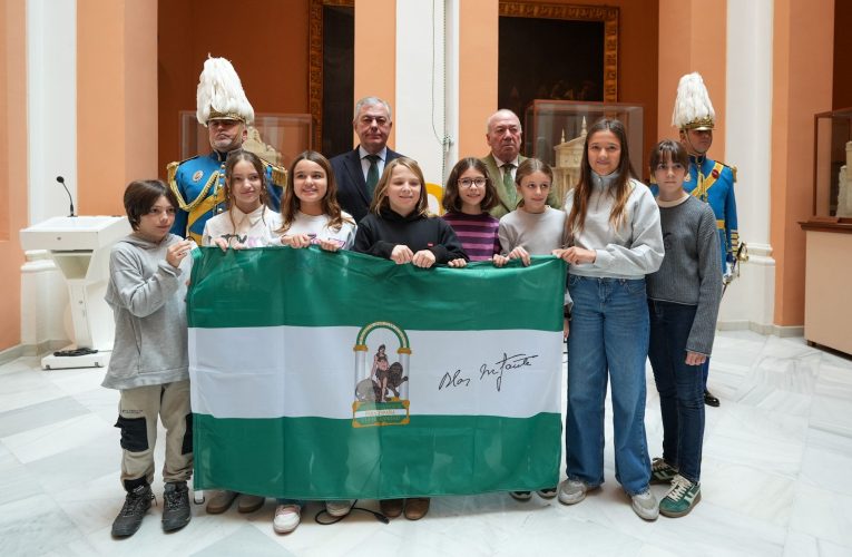 El Ayuntamiento celebra el Día de la Bandera de Andalucía con un homenaje en la Casa Consistorial — Actualidad