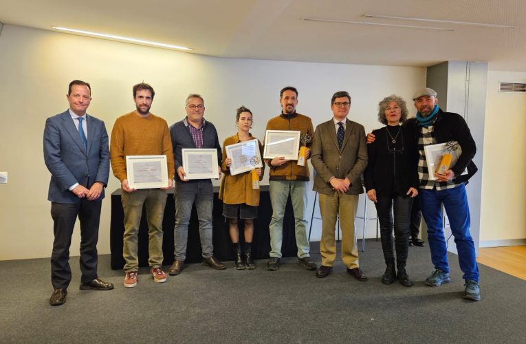 El Ayuntamiento reconoce a los artesanos de Sevilla con los premios de la 26.ª Feria de Artesanía Creativa y destaca sus trayectorias como “referentes de calidad, prestigio y creatividad”