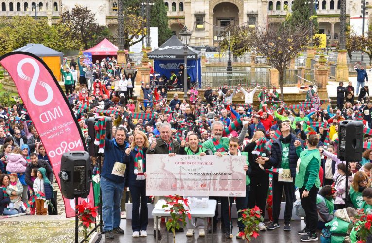 El alcalde asiste a la I Carrera de la Navidad de Sevilla que reúne a más de 1800 sevillanos por un fin benéfico — Actualidad