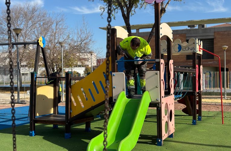 El Gobierno de Sanz transforma el Parque Francisco Garrido Marqués, en Palmete, con más accesibilidad, nuevo mobiliario y un área canina independiente