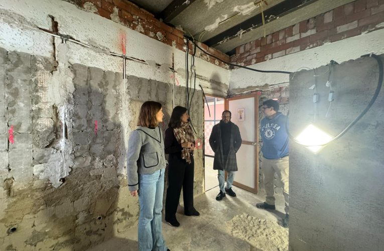 El Ayuntamiento modernizará los aseos del CEIP Zurbarán, con más de 50 años, y su obra se une a los casi 15 millones de euros en marcha en estos momentos en los colegios