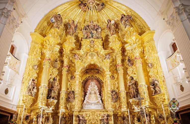 La Virgen del Rocío vuelve a su camarín