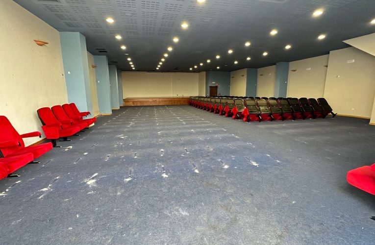 Renovación del salón de actos de la Sede de la Hermandad Matriz