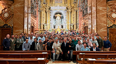 Fraternal y multitudinaria convivencia de la cuadrilla de costaleros