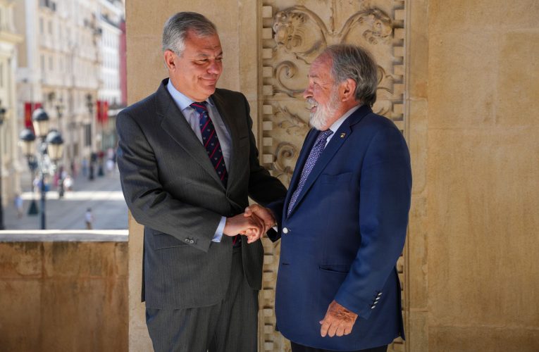 El Ayuntamiento de Sevilla y el Colegio de Médicos colaborarán en acciones de salud, prevención y apoyo a los profesionales sanitarios
