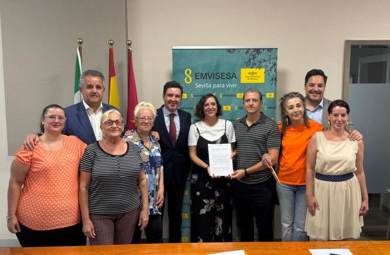 Sevilla refuerza su compromiso con la inclusión social a través de nuevos convenios de vivienda con Mujereando y la Asociación Zaqueo