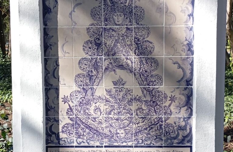 Azulejo conmemorativo de la Virgen del Rocío
