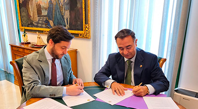 La Hermandad de la Macarena encarga a Gonzalo Navarro la reconstrucción del diseño original de la histórica saya “del cajón” de Teresa del Castillo