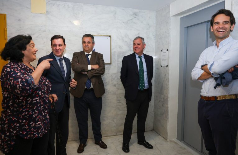 El Ayuntamiento otorga 2,4 millones de euros a diez comunidades para la instalación de ascensores — Actualidad