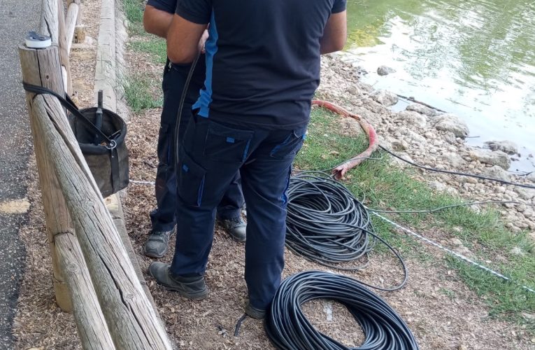 El Ayuntamiento inicia la instalación de aireadores para mejorar la oxigenación de los lagos de Tamarguillo, Miraflores e Infanta Elena