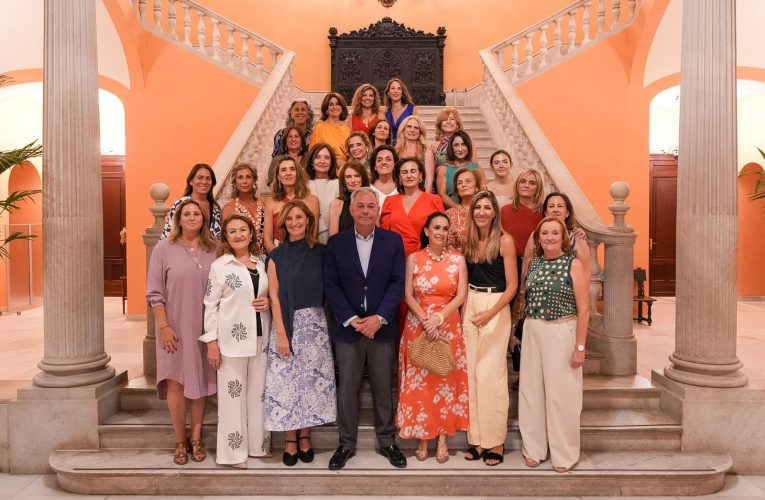 El alcalde Sanz destaca “el liderazgo femenino empresarial y profesional” en el X aniversario del Foro Más Mujeres, una entidad “consolidada como red de referencia para el desarrollo económico y social de Sevilla”