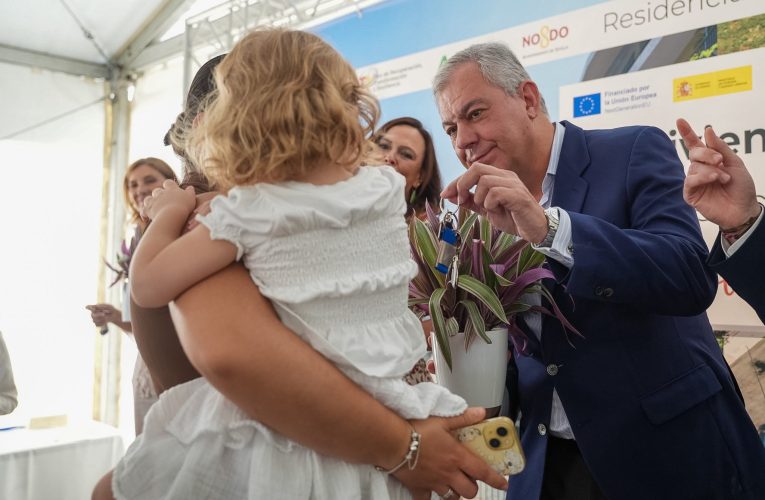El Gobierno de Sanz entrega otras 138 nuevas VPO en Palmas Altas, donde el Ayuntamiento de Sevilla ha invertido más de 13 millones de euros