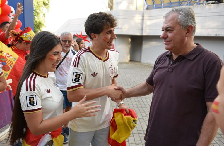 Sevilla vibra con la Selección en los dos recintos habilitados por el Ayuntamiento que registraron lleno absoluto con 15.000 personas — Actualidad
