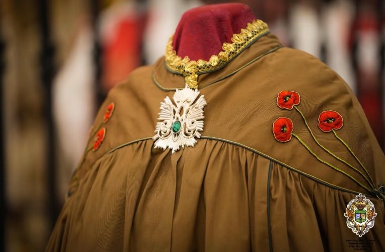 Bendecidos el guardapolvo y el pañito