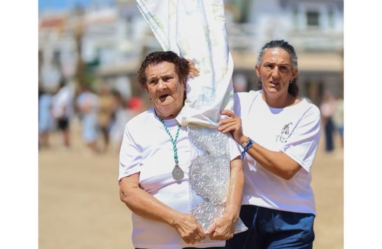 Las abuelas almonteñas, testimonio de fe, devoción y amor a su Patrona