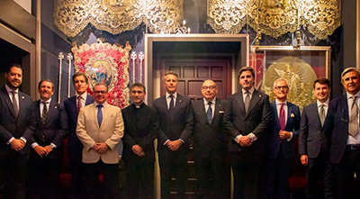 El príncipe Manuel Filiberto de Saboya visita la Basílica de Santa María de la Esperanza